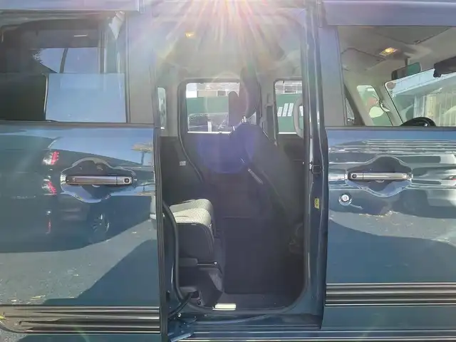 スズキ スペーシア ギア HYBRID XZターボ 岡山県 2021(令3)年 2.7万km デニムブルー ガンメタリック 2トーン 全方位モニター用カメラパッケージ/・アラウンドビューモニター/・ヘッドアップディスプレイ/ワンオーナー/純正SDナビ【CN-RZ866】/（フルセグ/BTオーディオ/DVD）/セーフティサポート/・アダクティブクルーズコントロール/・車線逸脱警報機能/・デュアルカメラブレーキサポート/ターボ/両側パワースライドドア/前席シートヒーター/ETC/ドライブレコーダー前後/取扱説明書/保証書/スペアキー×1