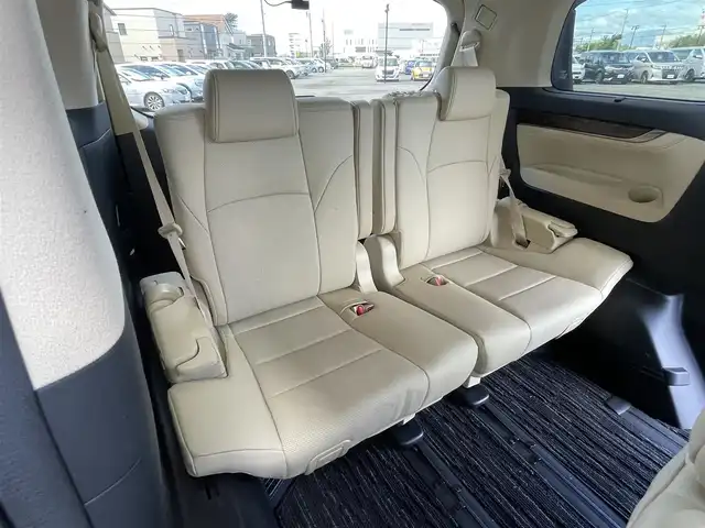 トヨタ アルファードハイブリット G Fパッケージ 道央・札幌 2022(令4)年 3.7万km ブラック ４WD/純正メーカーナビ/CD/DVD/BT/フルセグ/純正フリップダウンモニター/トヨタセーフティセンス/プリクラッシュセーフティ/横滑り防止装置/レーダークルーズコントロール/レーンキープアシスト/クリアランスソナー/ブラインドスポットモニター/パーキングブレーキサポート/リアクロストラフィックアラート/ロードサインアシスト/バックカメラ/ビルトインETC2.0/ドライブレコーダー/EVMODE/ECOMODE/両側パワースライドドア/パワーバックドア/前席/２列目パワーシート/D席メモリーシート/前席シートヒーター/前席エアシート/N席/２列目オットマン/レザーシート/革巻きウッドコンビステアリング/ステアリングリモコン/ハンドルヒーター/AC100V/電動パーキング/ブレーキホールド/デジタルインナーミラー/MTモード付AT/プッシュスタート/スマートキー/LEDヘッドライト/オートライト/オートハイビーム/フォグランプ/電動格納ミラー/ウィンカーミラー/純正フロアマット/ドアバイザー/スペアキー