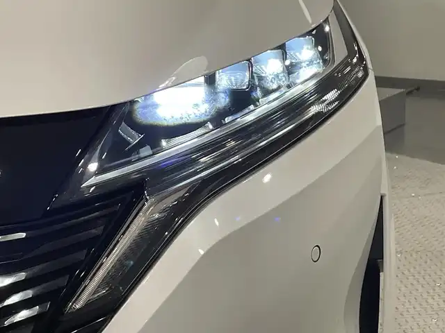 日産 オーラ G 愛知県 2023(令5)年 2.8万km ピュアホワイトパール 純正9インチナビ/BOSEサウンド/プロパイロット/衝突軽減ブレーキ/アラウンドビューモニター/ビルトインETC2.0/LEDヘッドライト/ドライブレコーダー/デジタルインナーミラー/ブラインドスポットモニター/フルセグTV/Bluetooth/コーナーセンサー/レーンキープアシスト/オートハイビーム/HDMI接続/プッシュスタート/USB接続/スマートキー/ミュージックプレイヤー接続/純正フロアマット/純正アルミホイール/オートライト/ワイヤレス充電/ウィンカーミラー/電動格納ミラー/フォグランプ/電動パーキングブレーキ/オートブレーキホールド/オートエアコン/ステアリングリモコン/