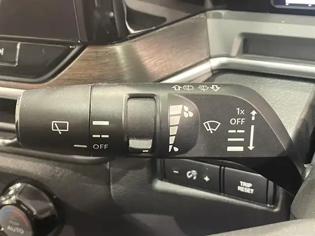 日産 オーラ G 愛知県 2023(令5)年 2.8万km ピュアホワイトパール 純正9インチナビ/BOSEサウンド/プロパイロット/衝突軽減ブレーキ/アラウンドビューモニター/ビルトインETC2.0/LEDヘッドライト/ドライブレコーダー/デジタルインナーミラー/ブラインドスポットモニター/フルセグTV/Bluetooth/コーナーセンサー/レーンキープアシスト/オートハイビーム/HDMI接続/プッシュスタート/USB接続/スマートキー/ミュージックプレイヤー接続/純正フロアマット/純正アルミホイール/オートライト/ワイヤレス充電/ウィンカーミラー/電動格納ミラー/フォグランプ/電動パーキングブレーキ/オートブレーキホールド/オートエアコン/ステアリングリモコン/