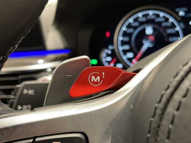 ＢＭＷ Ｍ５ 新潟県 2018(平30)年 3.5万km アルピンホワイトⅢ コンフォートパッケージ/-フロントマッサージシート/-ステアリングホイールヒーティング/-アンビエントエアパッケージ/M Performance エアロダイナミックパッケージ/-カーボンフロントスプリッター/-カーボンサイドシル/-カーボンリヤディフューザー/-カーボンリヤスポイラー/harman/kardon/HDDナビゲーションシステム/・CD/DVD/USB/TV/BT/ドライビングアシストプラス/BMWヘッドアップディスプレイ/パーキングアシストプラス/アダプティブLEDヘッドライト/オートマチックトランクリッドオペレーション/アンビエントライト/アダプティブクルーズコントロール/4ゾーンオートマチックエアコン/BMWジェスチャーコントロール/パワーシート/シートヒーター/ベンチレーション/ワイアレス充電/ドライブレコーダー/レーダー探知機