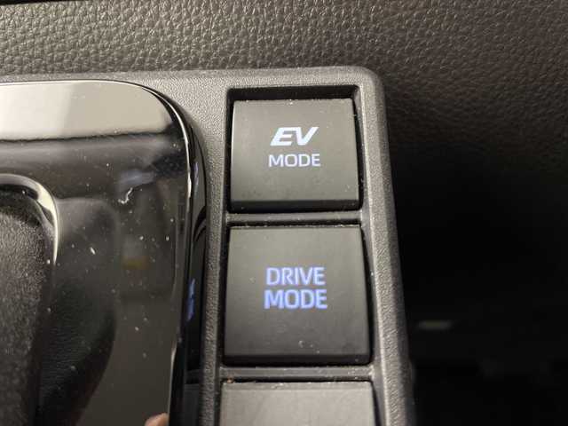 トヨタ シエンタ ハイブリッド Z 道央・札幌 2023(令5)年 2.9万km ホワイトパールクリスタルシャイン ・４ＷＤ　/ハイブリッド/・純正ディスプレイオーディオ/・ナビ/USB/Miracast/AppleCarPlay/・フルセグ/AndroidAuto/BT/・トヨタセーフティーセンス　/・プリクラッシュセーフティー　/・レーダークルーズコントロール　/・レーンディパチャーアラート　/・ＬＥＤヘッドライト　/オートハイビーム　/・インナーミラー型ドライブレコーダー/・バックカメラ/・AC100V/・ステアリングスイッチ/・両側パワースライドドア/・ビルトインETC/・スマートキー/・オートリトラミラー