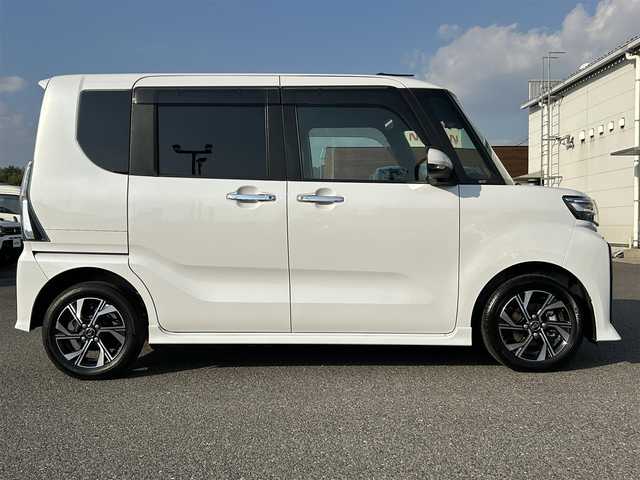 ダイハツ タント カスタム X 広島県 2023(令5)年 2.1万km シャイニングホワイトパール 純正9インチディスプレイオーディオ/　【フルセグTV/BT/USB/HDMI/AppleCarPlay】/バックカメラ/スマートアシスト/・衝突被害軽減ブレーキ/・車線逸脱抑制機能/・車線逸脱警報/・車線逸脱制御/・標識認識機能/・ふらつき警報機能/両側パワースライドドア/ハーフレザーシート/前席シートヒーター/クリアランスソナー/ETC/ドライブレコーダー/オートホールド/オートリトラミラー/オートライト/純正LEDライト/フォグランプ/スマートキー/プッシュスタート/アイドリングストップ/純正アルミホイール 14インチ/純正ドアバイザー/ロールサンシェード/ウインカーミラー/純正フロアマット/リアプライバシーガラス/スペアキー×1【スマートキー】/取扱説明書