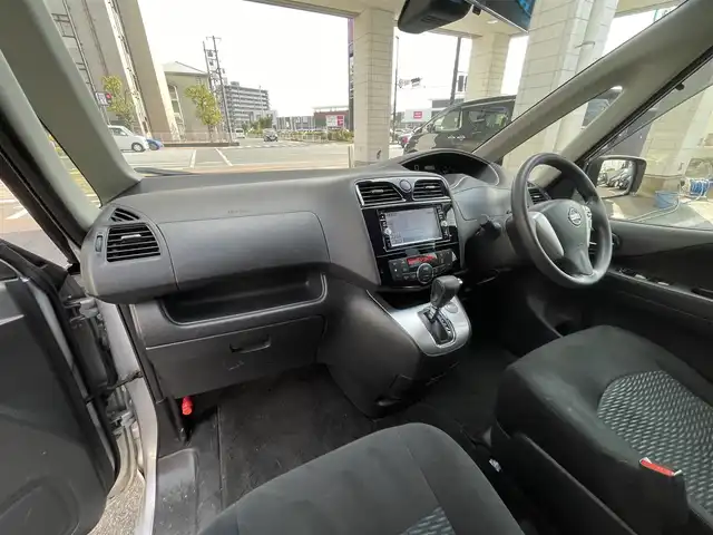 日産 セレナ 20X Vセレ +セーフ Sハイブリッド 岡山県 2015(平27)年 9万km ブリリアントシルバー 登録時走行距離89461キロ/純正SDナビ/AM/FM/Bluetooth/TV/SD/DVD/バックカメラ/クルーズコントロール/アイドリングストップ/両側パワースライドドア/純正15インチAW/スマートキー/プッシュスタート/ビルトインETC