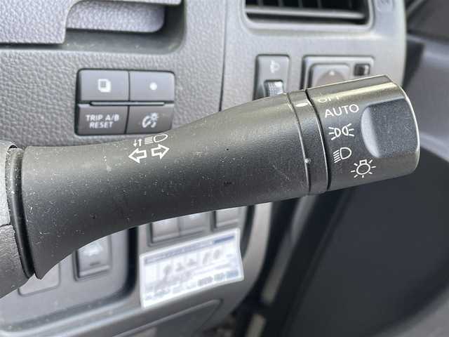 日産 セレナ 20X Vセレ +セーフ Sハイブリッド 岡山県 2015(平27)年 9万km ブリリアントシルバー 登録時走行距離89461キロ/純正SDナビ/AM/FM/Bluetooth/TV/SD/DVD/バックカメラ/クルーズコントロール/アイドリングストップ/両側パワースライドドア/純正15インチAW/スマートキー/プッシュスタート/ビルトインETC