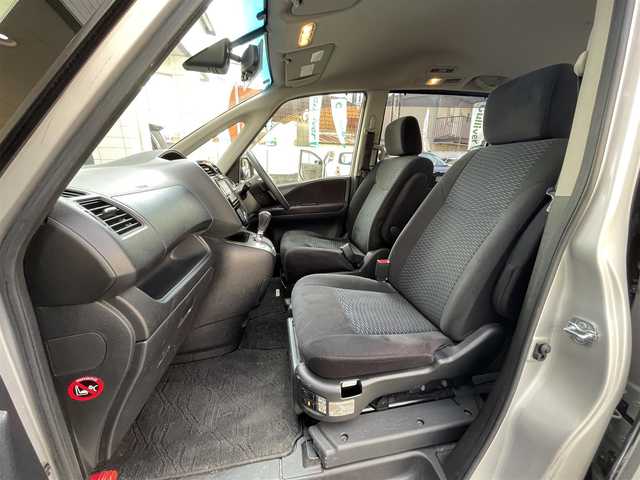 日産 セレナ 20X Vセレ +セーフ Sハイブリッド 岡山県 2015(平27)年 9万km ブリリアントシルバー 登録時走行距離89461キロ/純正SDナビ/AM/FM/Bluetooth/TV/SD/DVD/バックカメラ/クルーズコントロール/アイドリングストップ/両側パワースライドドア/純正15インチAW/スマートキー/プッシュスタート/ビルトインETC