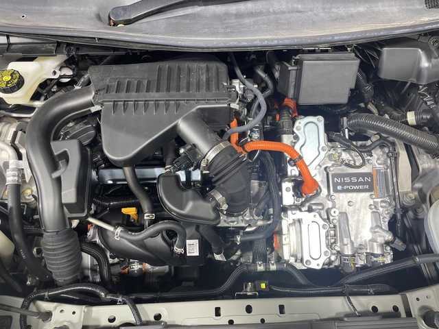 日産 ノート S 神奈川県 2021(令3)年 2.2万km ダークメタルグレー 純正9インチナビ/（AM/FM/フルセグTV/Bluetooth/CD/iPod）/インテリジェントアラウンドビューモニター/インテリジェントルームミラー/LEDヘッドランプ/前方ドライブレコーダー【DH5-D】/ブラインドスポットモニター【BSM】/純正フロアマット/オートライト/オートマチックハイビーム/アイドリングストップ/ウィンカーミラー/電動格納ミラー/プッシュスタート/スマートキー/インテリジェント エマージェンシーブレーキ/踏み間違い衝突防止アシスト/フロント&バックソナー/後側方車両検知警報【BSW】/後退時車両検知警報【RCTA】/取扱説明書/スペアキー