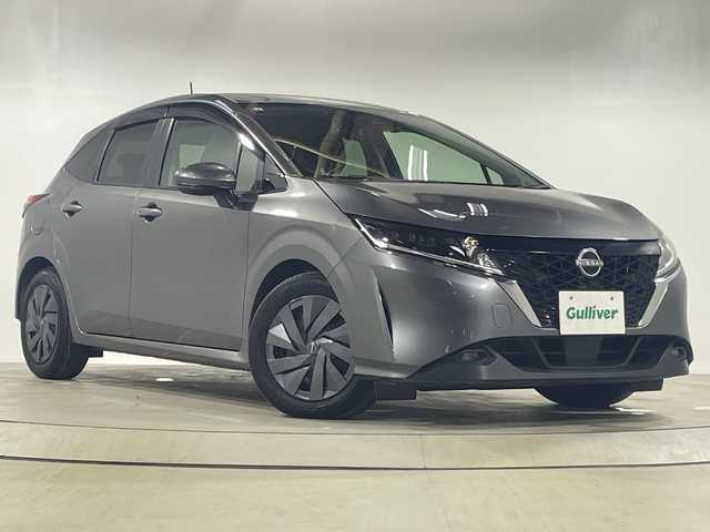 日産 ノート S 神奈川県 2021(令3)年 2.2万km ダークメタルグレー 純正9インチナビ/（AM/FM/フルセグTV/Bluetooth/CD/iPod）/インテリジェントアラウンドビューモニター/インテリジェントルームミラー/LEDヘッドランプ/前方ドライブレコーダー【DH5-D】/ブラインドスポットモニター【BSM】/純正フロアマット/オートライト/オートマチックハイビーム/アイドリングストップ/ウィンカーミラー/電動格納ミラー/プッシュスタート/スマートキー/インテリジェント エマージェンシーブレーキ/踏み間違い衝突防止アシスト/フロント&バックソナー/後側方車両検知警報【BSW】/後退時車両検知警報【RCTA】/取扱説明書/スペアキー