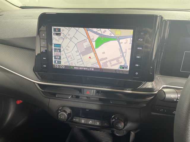 日産 ノート S 神奈川県 2021(令3)年 2.2万km ダークメタルグレー 純正9インチナビ/（AM/FM/フルセグTV/Bluetooth/CD/iPod）/インテリジェントアラウンドビューモニター/インテリジェントルームミラー/LEDヘッドランプ/前方ドライブレコーダー【DH5-D】/ブラインドスポットモニター【BSM】/純正フロアマット/オートライト/オートマチックハイビーム/アイドリングストップ/ウィンカーミラー/電動格納ミラー/プッシュスタート/スマートキー/インテリジェント エマージェンシーブレーキ/踏み間違い衝突防止アシスト/フロント&バックソナー/後側方車両検知警報【BSW】/後退時車両検知警報【RCTA】/取扱説明書/スペアキー