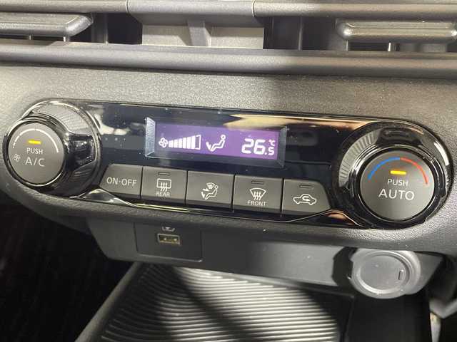 日産 ノート S 神奈川県 2021(令3)年 2.2万km ダークメタルグレー 純正9インチナビ/（AM/FM/フルセグTV/Bluetooth/CD/iPod）/インテリジェントアラウンドビューモニター/インテリジェントルームミラー/LEDヘッドランプ/前方ドライブレコーダー【DH5-D】/ブラインドスポットモニター【BSM】/純正フロアマット/オートライト/オートマチックハイビーム/アイドリングストップ/ウィンカーミラー/電動格納ミラー/プッシュスタート/スマートキー/インテリジェント エマージェンシーブレーキ/踏み間違い衝突防止アシスト/フロント&バックソナー/後側方車両検知警報【BSW】/後退時車両検知警報【RCTA】/取扱説明書/スペアキー