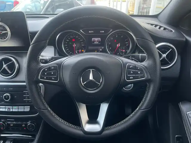 メルセデス・ベンツ ＣＬＡ２２０ 4MATIC 山梨県 2018(平30)年 2.2万km コスモスブラック ・本革シート/・シートヒーター/・ディスタンスパイロットディストロニック/・アクティブブレーキアシスト/・アテンションアシスト/・ブラインドスポットアシスト/・レーンキープアシスト/・ETC/・オートLEDヘッドランプ/・純正18インチAW/・キーレスゴー/・パークトロニック/・アイドリングストップ