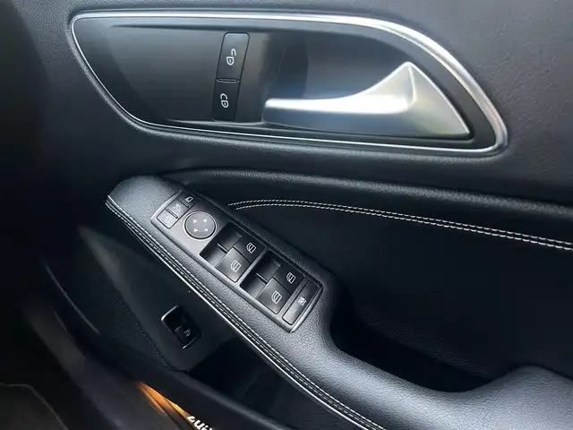 メルセデス・ベンツ ＣＬＡ２２０ 4MATIC 山梨県 2018(平30)年 2.2万km コスモスブラック ・本革シート/・シートヒーター/・ディスタンスパイロットディストロニック/・アクティブブレーキアシスト/・アテンションアシスト/・ブラインドスポットアシスト/・レーンキープアシスト/・ETC/・オートLEDヘッドランプ/・純正18インチAW/・キーレスゴー/・パークトロニック/・アイドリングストップ