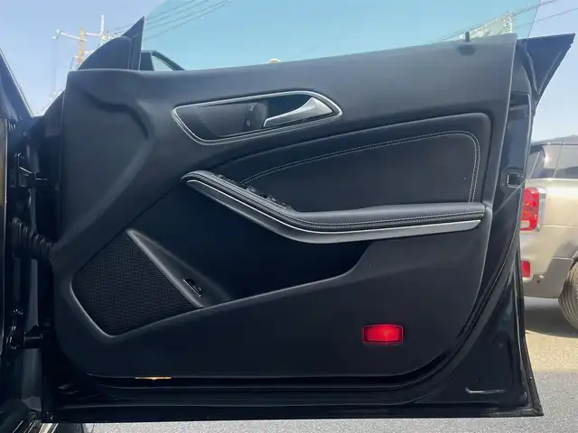 メルセデス・ベンツ ＣＬＡ２２０ 4MATIC 山梨県 2018(平30)年 2.2万km コスモスブラック ・本革シート/・シートヒーター/・ディスタンスパイロットディストロニック/・アクティブブレーキアシスト/・アテンションアシスト/・ブラインドスポットアシスト/・レーンキープアシスト/・ETC/・オートLEDヘッドランプ/・純正18インチAW/・キーレスゴー/・パークトロニック/・アイドリングストップ