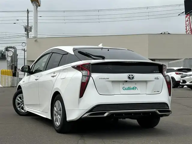 トヨタ プリウス S 道東・釧路十勝 2017(平29)年 7.2万km スーパーホワイトⅡ ・4WD/・寒冷地仕様/・社外ナビワンセグTV&BT&CD&DVD&AndroidAuto/・トヨタセーフティセンス/・バックカメラ/・プリクラッシュセーフティ/・レーンディパーチャーアラート/・オートマチックハイビーム/・ふらつき検知/・レーダークルーズコントロール/・フロントワイパーデアイサー/・ドアミラーヒーター/・AC100V/・ビルトインETC/・社外15インチAW付スタッドレス積込/・LEDヘッドライト/・純正フロアマット/・社外エンジンスターター/・EV MODE/・スマートキー/・スペアキー/・純正15インチAW