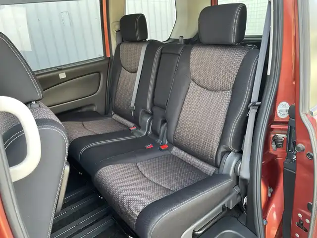 日産 セレナ ハイウェイS G S HV Aセーフ 兵庫県 2014(平26)年 3.9万km プレミアムディープコーラルM 純正ナビ/ドライブレコーダー一体型ルームミラー/ETC/クルーズコントロール/アイドリングストップ/ヒルスタートアシスタント/アラウンドビューモニター/フロント/バックソナー/エマージェンシーブレーキ/LDW(車線逸脱警報)/踏み間違い衝突防止アシスト/ふらつき警報/パワースライドドア(運転席側/助手席側)/ハロゲンヘッドランプ/オートライト/フロントフォグランプ/ボディ同色電動格納ドアミラー/ウィンカーミラー/革巻きステアリングホイール/SRSエアバック(運転席/助手席)/プラズマクラスター付オートエアコン/リアオートエアコン/ブラックジャガード織物/トリコットコンビシート/折りたたみ格納式パーソナルテーブル(2列目)/インテリジェントキー/プッシュエンジンスターター