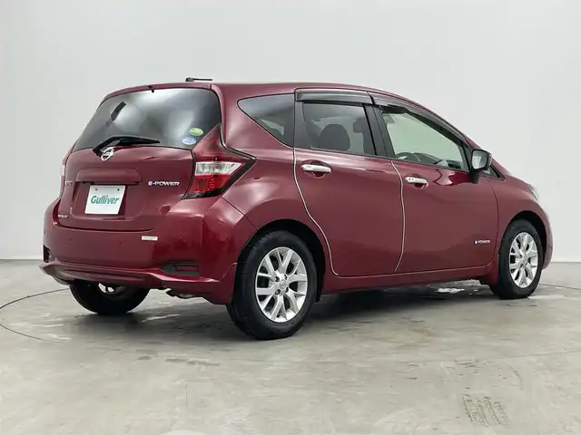 日産 ノート e－パワー メダリスト 埼玉県 2016(平28)年 1.3万km ガーネットレッド 純正SDナビ/ CD DVD フルセグTV Bluetooth/アラウンドビューモニター/デジタルインナーミラー/エマージェンシーブレーキ/レーンキープアシスト/ドライブレコーダー/LEDオートライト/ETC/純正アルミホイール/スマートキー