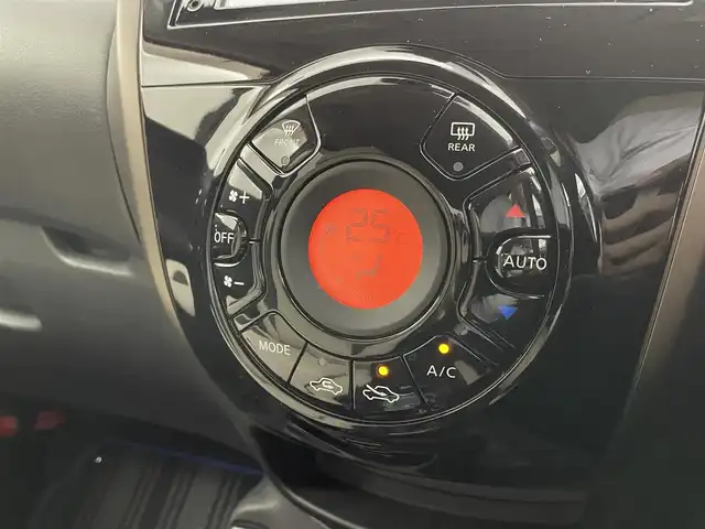 日産 ノート e－パワー メダリスト 埼玉県 2016(平28)年 1.3万km ガーネットレッド 純正SDナビ/ CD DVD フルセグTV Bluetooth/アラウンドビューモニター/デジタルインナーミラー/エマージェンシーブレーキ/レーンキープアシスト/ドライブレコーダー/LEDオートライト/ETC/純正アルミホイール/スマートキー