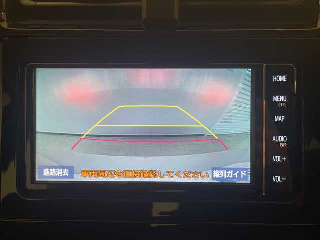 トヨタ プリウス S 熊本県 2019(令1)年 6.4万km ホワイトパールクリスタルシャイン 純正ＳＤナビ（ＣＤ/ＤＶＤ/ＢＴ/フルセグ/ラジオ）/バックカメラ/ＥＴＣ/クルーズコントロール/前方ドライブレコーダー/前後コーナーセンサー/衝突軽減システム/レーンキープアシスト/横滑り防止装置/オートライト/オートハイビーム/スマートキー×２/ドアバイザー/純正フロアマット