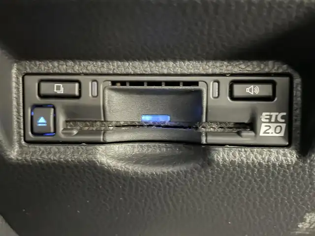 トヨタ ヴォクシー S－Z 愛知県 2022(令4)年 3.6万km アティチュードブラックマイカ 純正１０．５型ナビＴＶ　純正１４型後席モニター　禁煙　快適利便Ｈｉｇｈ　シートヒーター　デジタルインナミラー　パワーバックドア　オットマン　バックカメラ　衝突軽減　追従クルコン　ＨＤＭＩ　ハーフレザー　セーフティセンス　HUD　コーナーセンサー　LEDオートライト