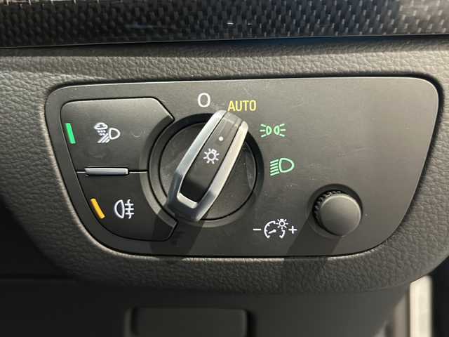 アウディ ＳＱ５ 新潟県 2022(令4)年 3.8万km ミトスブラックメタリック パノラマサンルーフ/レザーパッケージ/・ファインナッパレザーダイヤモンドステッチ/・Bang & Olufsen 3D アドバンストサウンドシステム/・シートヒーター（フロント/リヤ）/コンフォートパッケージ/・スマートフォンワイヤレスチャージング/リヤシートUSBチャージング/・ステアリングヒーター/マトリクスLEDライト/バーチャルコックピット/MMI ナビゲーション/Apple Car Play/Android Auto/TVチューナー/サラウンドビューカメラ/アダプティブクルーズコントロール/アクティブレーンアシスト/アウディプレセンスシティ/アウディサイドアシスト/パワーシート/ETC2.0/ドライブレコーダー