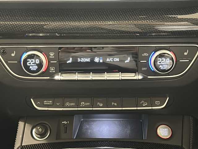 アウディ ＳＱ５ 新潟県 2022(令4)年 3.8万km ミトスブラックメタリック パノラマサンルーフ/レザーパッケージ/・ファインナッパレザーダイヤモンドステッチ/・Bang & Olufsen 3D アドバンストサウンドシステム/・シートヒーター（フロント/リヤ）/コンフォートパッケージ/・スマートフォンワイヤレスチャージング/リヤシートUSBチャージング/・ステアリングヒーター/マトリクスLEDライト/バーチャルコックピット/MMI ナビゲーション/Apple Car Play/Android Auto/TVチューナー/サラウンドビューカメラ/アダプティブクルーズコントロール/アクティブレーンアシスト/アウディプレセンスシティ/アウディサイドアシスト/パワーシート/ETC2.0/ドライブレコーダー