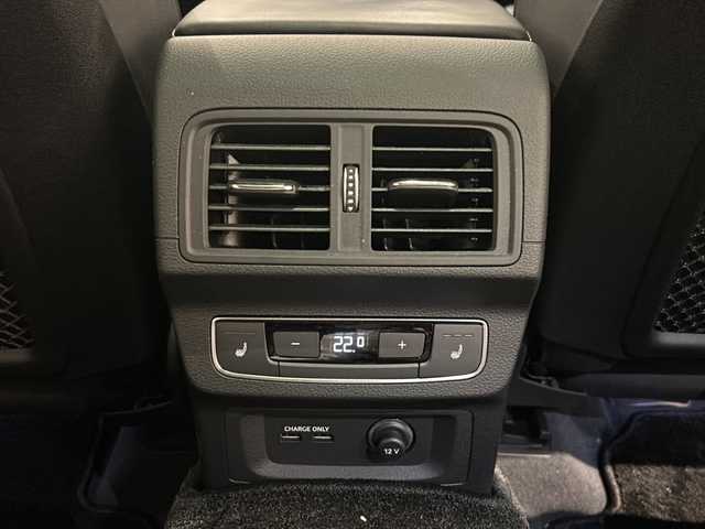 アウディ ＳＱ５ 新潟県 2022(令4)年 3.8万km ミトスブラックメタリック パノラマサンルーフ/レザーパッケージ/・ファインナッパレザーダイヤモンドステッチ/・Bang & Olufsen 3D アドバンストサウンドシステム/・シートヒーター（フロント/リヤ）/コンフォートパッケージ/・スマートフォンワイヤレスチャージング/リヤシートUSBチャージング/・ステアリングヒーター/マトリクスLEDライト/バーチャルコックピット/MMI ナビゲーション/Apple Car Play/Android Auto/TVチューナー/サラウンドビューカメラ/アダプティブクルーズコントロール/アクティブレーンアシスト/アウディプレセンスシティ/アウディサイドアシスト/パワーシート/ETC2.0/ドライブレコーダー