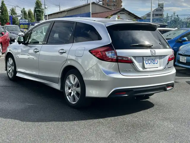 ホンダ ジェイド ハイブリッド X 東京都 2017(平29)年 8.8万km スーパープラチナメタリック (株)IDOMが運営する【じしゃロン昭島店】の自社ローン専用車両になります。こちらは現金またはオートローンご利用時の価格です。自社ローンご希望の方は別途その旨お申付け下さい/純正インターナビ/バックカメラ/ドライブレコーダー/ホンダセンシング/ハーフレザーシート/LEDライト/電動格納ミラー/純正フロアマット