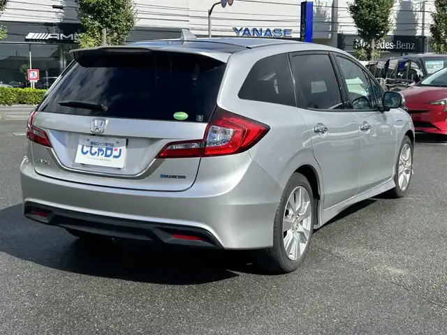 ホンダ ジェイド ハイブリッド X 東京都 2017(平29)年 8.8万km スーパープラチナメタリック (株)IDOMが運営する【じしゃロン昭島店】の自社ローン専用車両になります。こちらは現金またはオートローンご利用時の価格です。自社ローンご希望の方は別途その旨お申付け下さい/純正インターナビ/バックカメラ/ドライブレコーダー/ホンダセンシング/ハーフレザーシート/LEDライト/電動格納ミラー/純正フロアマット