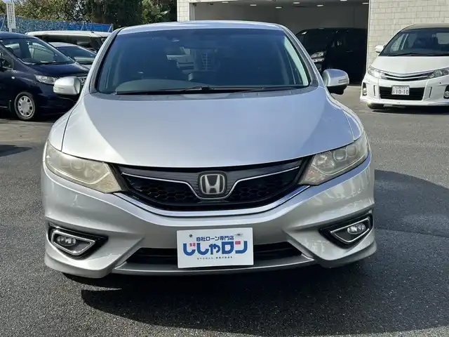 ホンダ ジェイド ハイブリッド X 東京都 2017(平29)年 8.8万km スーパープラチナメタリック (株)IDOMが運営する【じしゃロン昭島店】の自社ローン専用車両になります。こちらは現金またはオートローンご利用時の価格です。自社ローンご希望の方は別途その旨お申付け下さい/純正インターナビ/バックカメラ/ドライブレコーダー/ホンダセンシング/ハーフレザーシート/LEDライト/電動格納ミラー/純正フロアマット