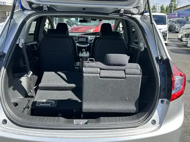 ホンダ ジェイド ハイブリッド X 東京都 2017(平29)年 8.8万km スーパープラチナメタリック (株)IDOMが運営する【じしゃロン昭島店】の自社ローン専用車両になります。こちらは現金またはオートローンご利用時の価格です。自社ローンご希望の方は別途その旨お申付け下さい/純正インターナビ/バックカメラ/ドライブレコーダー/ホンダセンシング/ハーフレザーシート/LEDライト/電動格納ミラー/純正フロアマット