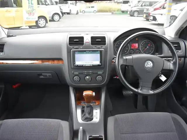 フォルクスワーゲン ジェッタ 2．0 福岡県 2006(平18)年 5.3万km 白 　VWジェッタ　2.0　/社外HDDナビ/　　CD/DVD　/　　CN-HDS625D/バックカメラ/ETC/電格ミラー/取扱説明書あり/スペアキーあり