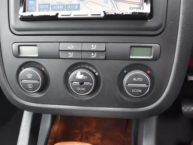 フォルクスワーゲン ジェッタ 2．0 福岡県 2006(平18)年 5.3万km 白 　VWジェッタ　2.0　/社外HDDナビ/　　CD/DVD　/　　CN-HDS625D/バックカメラ/ETC/電格ミラー/取扱説明書あり/スペアキーあり