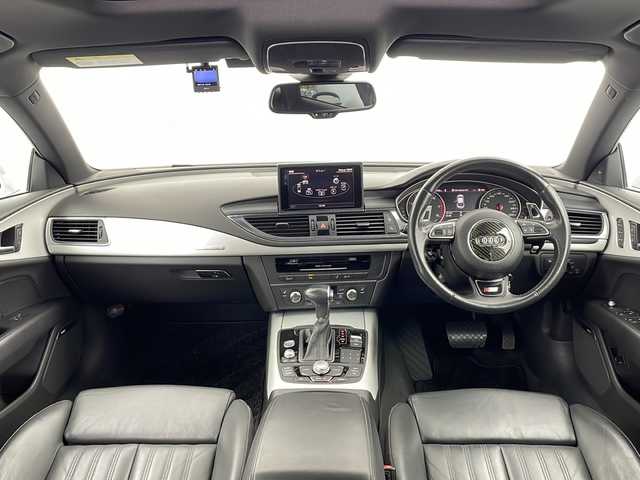 アウディ Ａ７ SB 2．0 TFSI クワトロ 愛知県 2013(平25)年 8.8万km グレイシアホワイトメタリック /禁煙車//純正MMIナビ//フルセグTV/AMFM/HDD/CD/DVD/Bluetooth//ビルトインETC//バックカメラ//前方ドライブレコーダー(ZDR012)//電動サンルーフ//WORK GNOSIS CV201 20インチアルミホイール//タイヤサイズ:255/35ZR20//S Lineパッケージ//アウディプレセンスプラス//アウディレーンアシスト//アウディサイドアシスト//アダプティブクルーズコントロール//LEDヘッドライト//オートライト//ヘッドライトウォッシャー//リヤフォグランプ//電動リトラクタブルリヤスポイラー//カーボン製ダックテール//オートマチックテールゲート//バルコナレザースポーツシート//前席パワーシート(運転席ポジションメモリー付)//前席・後席シートヒーター//リアオートエアコン//BOSEサラウンドサウンドシステム//アンビエントライト//革巻きステアリング//ステアリングスイッチ//パドルシフト//ステアリング電動チルト&テレスコ//電子パーキングブレーキ//ブレーキホールド//プッシュスタート//電動格納ミラー//アイドリングストップ//新車保証書・取扱説明書//スペアキー