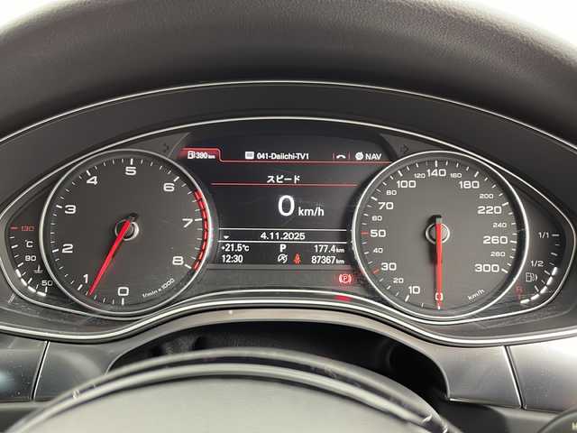 アウディ Ａ７ SB 2．0 TFSI クワトロ 愛知県 2013(平25)年 8.8万km グレイシアホワイトメタリック /禁煙車//純正MMIナビ//フルセグTV/AMFM/HDD/CD/DVD/Bluetooth//ビルトインETC//バックカメラ//前方ドライブレコーダー(ZDR012)//電動サンルーフ//WORK GNOSIS CV201 20インチアルミホイール//タイヤサイズ:255/35ZR20//S Lineパッケージ//アウディプレセンスプラス//アウディレーンアシスト//アウディサイドアシスト//アダプティブクルーズコントロール//LEDヘッドライト//オートライト//ヘッドライトウォッシャー//リヤフォグランプ//電動リトラクタブルリヤスポイラー//カーボン製ダックテール//オートマチックテールゲート//バルコナレザースポーツシート//前席パワーシート(運転席ポジションメモリー付)//前席・後席シートヒーター//リアオートエアコン//BOSEサラウンドサウンドシステム//アンビエントライト//革巻きステアリング//ステアリングスイッチ//パドルシフト//ステアリング電動チルト&テレスコ//電子パーキングブレーキ//ブレーキホールド//プッシュスタート//電動格納ミラー//アイドリングストップ//新車保証書・取扱説明書//スペアキー