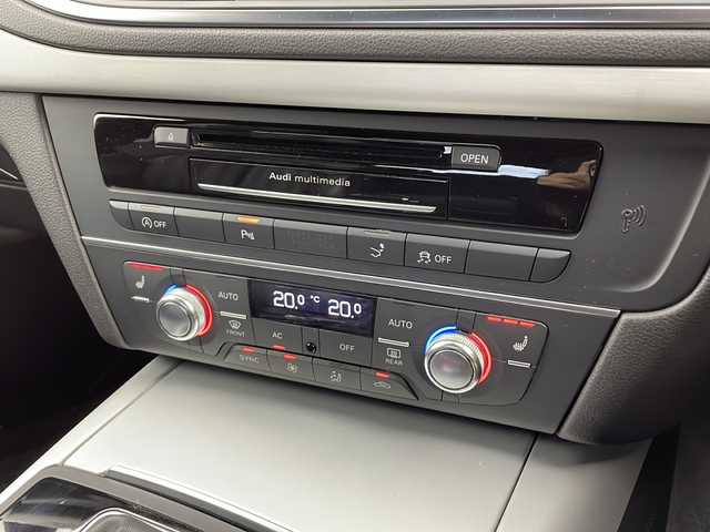 アウディ Ａ７ SB 2．0 TFSI クワトロ 愛知県 2013(平25)年 8.8万km グレイシアホワイトメタリック /禁煙車//純正MMIナビ//フルセグTV/AMFM/HDD/CD/DVD/Bluetooth//ビルトインETC//バックカメラ//前方ドライブレコーダー(ZDR012)//電動サンルーフ//WORK GNOSIS CV201 20インチアルミホイール//タイヤサイズ:255/35ZR20//S Lineパッケージ//アウディプレセンスプラス//アウディレーンアシスト//アウディサイドアシスト//アダプティブクルーズコントロール//LEDヘッドライト//オートライト//ヘッドライトウォッシャー//リヤフォグランプ//電動リトラクタブルリヤスポイラー//カーボン製ダックテール//オートマチックテールゲート//バルコナレザースポーツシート//前席パワーシート(運転席ポジションメモリー付)//前席・後席シートヒーター//リアオートエアコン//BOSEサラウンドサウンドシステム//アンビエントライト//革巻きステアリング//ステアリングスイッチ//パドルシフト//ステアリング電動チルト&テレスコ//電子パーキングブレーキ//ブレーキホールド//プッシュスタート//電動格納ミラー//アイドリングストップ//新車保証書・取扱説明書//スペアキー