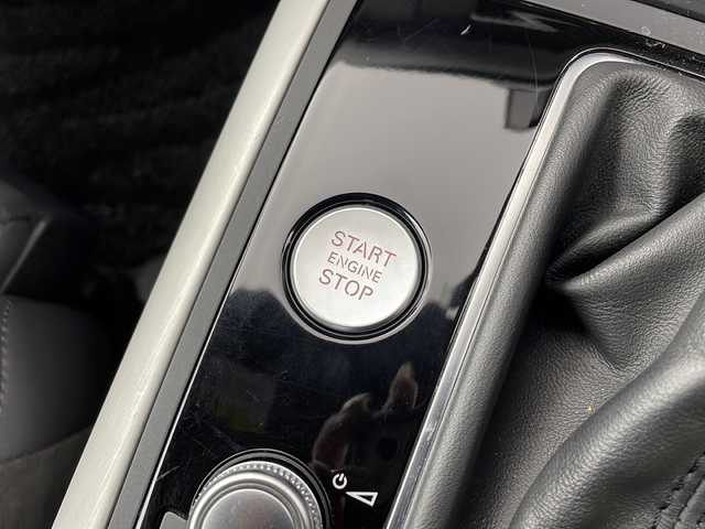 アウディ Ａ７ SB 2．0 TFSI クワトロ 愛知県 2013(平25)年 8.8万km グレイシアホワイトメタリック /禁煙車//純正MMIナビ//フルセグTV/AMFM/HDD/CD/DVD/Bluetooth//ビルトインETC//バックカメラ//前方ドライブレコーダー(ZDR012)//電動サンルーフ//WORK GNOSIS CV201 20インチアルミホイール//タイヤサイズ:255/35ZR20//S Lineパッケージ//アウディプレセンスプラス//アウディレーンアシスト//アウディサイドアシスト//アダプティブクルーズコントロール//LEDヘッドライト//オートライト//ヘッドライトウォッシャー//リヤフォグランプ//電動リトラクタブルリヤスポイラー//カーボン製ダックテール//オートマチックテールゲート//バルコナレザースポーツシート//前席パワーシート(運転席ポジションメモリー付)//前席・後席シートヒーター//リアオートエアコン//BOSEサラウンドサウンドシステム//アンビエントライト//革巻きステアリング//ステアリングスイッチ//パドルシフト//ステアリング電動チルト&テレスコ//電子パーキングブレーキ//ブレーキホールド//プッシュスタート//電動格納ミラー//アイドリングストップ//新車保証書・取扱説明書//スペアキー