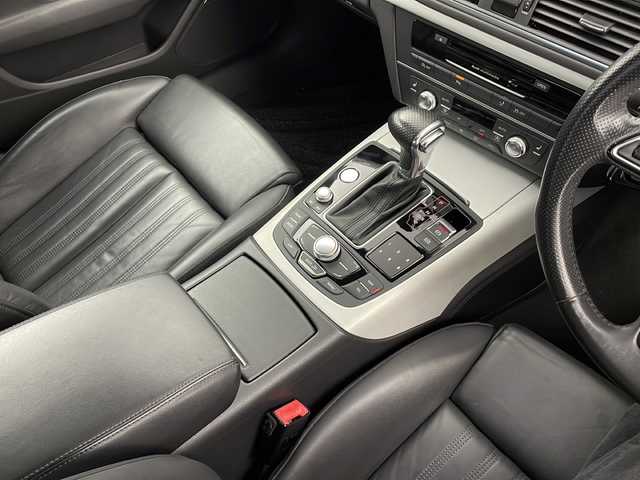 アウディ Ａ７ SB 2．0 TFSI クワトロ 愛知県 2013(平25)年 8.8万km グレイシアホワイトメタリック /禁煙車//純正MMIナビ//フルセグTV/AMFM/HDD/CD/DVD/Bluetooth//ビルトインETC//バックカメラ//前方ドライブレコーダー(ZDR012)//電動サンルーフ//WORK GNOSIS CV201 20インチアルミホイール//タイヤサイズ:255/35ZR20//S Lineパッケージ//アウディプレセンスプラス//アウディレーンアシスト//アウディサイドアシスト//アダプティブクルーズコントロール//LEDヘッドライト//オートライト//ヘッドライトウォッシャー//リヤフォグランプ//電動リトラクタブルリヤスポイラー//カーボン製ダックテール//オートマチックテールゲート//バルコナレザースポーツシート//前席パワーシート(運転席ポジションメモリー付)//前席・後席シートヒーター//リアオートエアコン//BOSEサラウンドサウンドシステム//アンビエントライト//革巻きステアリング//ステアリングスイッチ//パドルシフト//ステアリング電動チルト&テレスコ//電子パーキングブレーキ//ブレーキホールド//プッシュスタート//電動格納ミラー//アイドリングストップ//新車保証書・取扱説明書//スペアキー