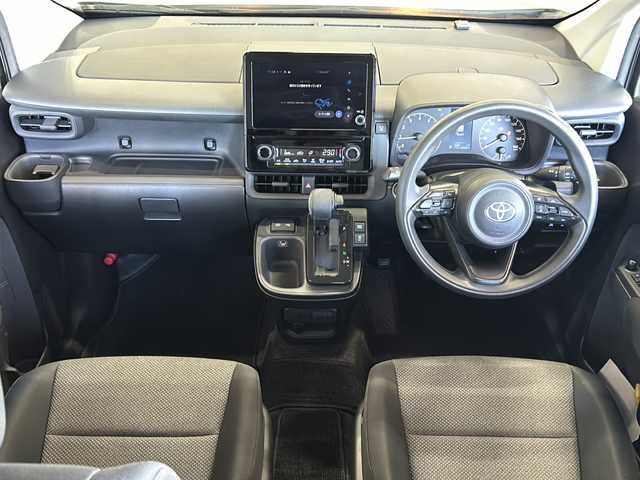 トヨタ シエンタ G 静岡県 2022(令4)年 3.5万km アーバンカーキ 純正メモリナビ/・フルセグＴＶ/・Bluetooth/・USB/・AM/・FM/主要装備/・両側パワスラ/・衝突軽減/・レーンキープ/・追従クルコン/・コーナーセンサー前後/・全方位カメラ/・ETC/・録画機能付きデジタルインナーミラー/・MTモード付/・ステリモ/・LEDヘッドライト/・オートライト/・オートハイビーム/・フォグランプ/・社外フロアマット/・スマートキー/・プッシュスタート