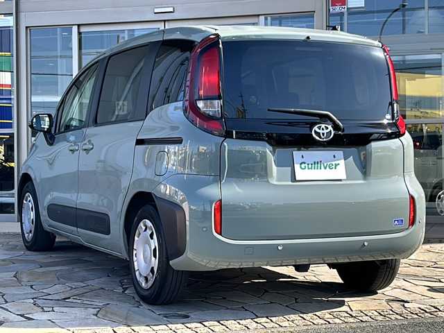 トヨタ シエンタ G 静岡県 2022(令4)年 3.5万km アーバンカーキ 純正メモリナビ/・フルセグＴＶ/・Bluetooth/・USB/・AM/・FM/主要装備/・両側パワスラ/・衝突軽減/・レーンキープ/・追従クルコン/・コーナーセンサー前後/・全方位カメラ/・ETC/・録画機能付きデジタルインナーミラー/・MTモード付/・ステリモ/・LEDヘッドライト/・オートライト/・オートハイビーム/・フォグランプ/・社外フロアマット/・スマートキー/・プッシュスタート