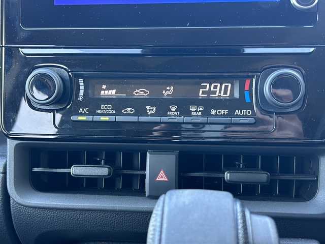 トヨタ シエンタ G 静岡県 2022(令4)年 3.5万km アーバンカーキ 純正メモリナビ/・フルセグＴＶ/・Bluetooth/・USB/・AM/・FM/主要装備/・両側パワスラ/・衝突軽減/・レーンキープ/・追従クルコン/・コーナーセンサー前後/・全方位カメラ/・ETC/・録画機能付きデジタルインナーミラー/・MTモード付/・ステリモ/・LEDヘッドライト/・オートライト/・オートハイビーム/・フォグランプ/・社外フロアマット/・スマートキー/・プッシュスタート