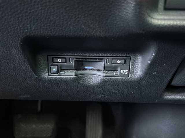 トヨタ シエンタ G 静岡県 2022(令4)年 3.5万km アーバンカーキ 純正メモリナビ/・フルセグＴＶ/・Bluetooth/・USB/・AM/・FM/主要装備/・両側パワスラ/・衝突軽減/・レーンキープ/・追従クルコン/・コーナーセンサー前後/・全方位カメラ/・ETC/・録画機能付きデジタルインナーミラー/・MTモード付/・ステリモ/・LEDヘッドライト/・オートライト/・オートハイビーム/・フォグランプ/・社外フロアマット/・スマートキー/・プッシュスタート