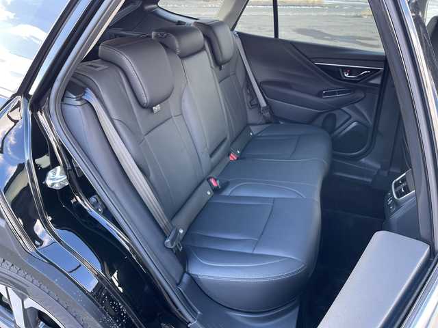 スバル アウトバック ブラックセレクション 道央・札幌 2024(令6)年 0.3万km クリスタルブラックシリカ ４ＷＤ/ワンオーナー/純正ナビ/【ＢＴ／ＵＳＢ】/フロント／サイド／バックカメラ/革巻きステアリング/ステアリングスイッチ/パドルシフト/ステアリングヒーター/レーダークルーズコントロール/レーンキープアシスト/スバルリアビークルディテクション/ドライバーモニタリング/ステアリング連動ヘッドランプ/ＬＥＤ/フォグ／リアフォグランプ/ウィンカーミラー/前席パワーシート/前席シートヒータ／エアシート/運転席シートメモリ/ドライブレコーダー/デジタルインナーミラー/純正ＡＷ付夏タイヤ積み込み/純正エンジンスターター