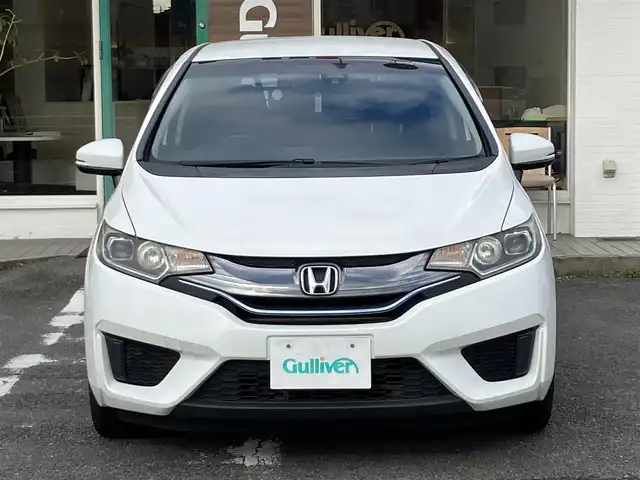 ホンダ フィット ハイブリット Lパッケージ 三重県 2015(平27)年 13.3万km ホワイトオーキッドパール ワンオーナー/♪シティブレーキアクティブシステム/♪誤発進抑制機能/♪純正ナビ/・フルセグ/・Bluetooth ・CD再生/・DVD再生/録音機能/♪バックカメラ/♪クルーズコントロール/♪ハーフレザーシート/♪LEDヘッドライト/♪オートライト/♪ステアリングスイッチ/♪オートリトラクタブルミラー/♪ウィンカーミラー/♪ビルトインETC/♪ドライブレコーダー