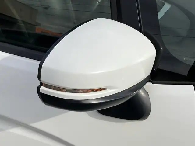 ホンダ フィット ハイブリット Lパッケージ 三重県 2015(平27)年 13.3万km ホワイトオーキッドパール ワンオーナー/♪シティブレーキアクティブシステム/♪誤発進抑制機能/♪純正ナビ/・フルセグ/・Bluetooth ・CD再生/・DVD再生/録音機能/♪バックカメラ/♪クルーズコントロール/♪ハーフレザーシート/♪LEDヘッドライト/♪オートライト/♪ステアリングスイッチ/♪オートリトラクタブルミラー/♪ウィンカーミラー/♪ビルトインETC/♪ドライブレコーダー