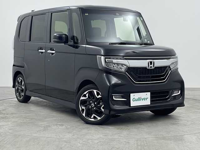ホンダ Ｎ ＢＯＸ カスタム G L ターボ ホンダセンシング 三重県 2020(令2)年 1.1万km クリスタルブラックパール 禁煙車/純正7型ナビ/・CD・DVD・BT・フルセグTV・SD・AM・FM/バックカメラ/衝突軽減/レーンキープ/レーダークルーズコントロール/オートライト/両側電動/運転席・助手席シートヒーター/パドルシフト/LEDヘッドライト/前後ドライブレコーダー/ビルトインETC/純正フロアマット/純正インチアルミ/黒色ハーフレザーシート/革巻きステアリング/ステアリングスイッチ/スマートキー/スペアキー