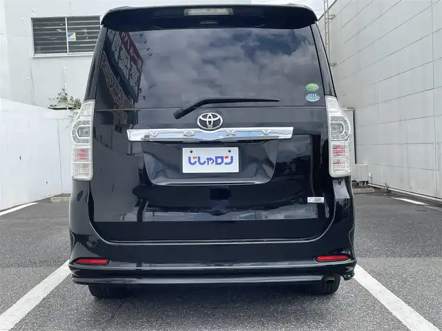 トヨタ ヴォクシー ZS 煌Z 千葉県 2013(平25)年 8.6万km ブラック (株)IDOMが運営する【じしゃロン八千代店】の自社ローン対象車両になります。こちらは現金またはオートローンご利用時の価格です。自社ローンご希望の方は別途その旨お申付け下さい/純正ナビ（CD・DVD・BT接続可）/フルセグテレビ/ETC/フリップダウンモニター/両側パワースライドドア/HID