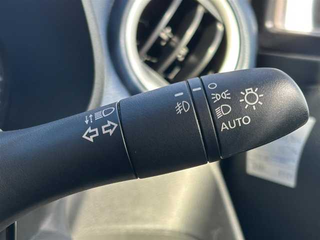 日産 デイズ ハイウェイスターX 岩手県 2019(平31)年 5.7万km ホワイトパール 衝突軽減ブレーキ　ナビ　フルセグ　Ｂｌｕｅｔｏｏｔｈ　全周囲Ｃ　シートヒーター　ＥＴＣ　ドラレコ　オートＬＥＤライト　フォグランプ　ステアリングスイッチ　スマートキー　ドアバイザー　純正マット