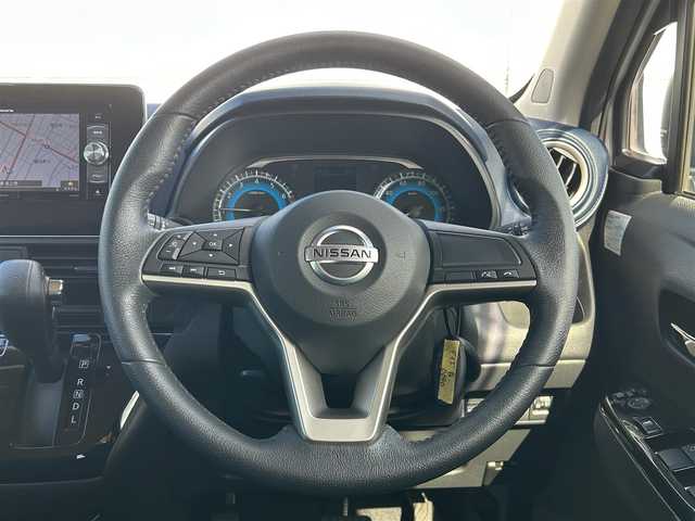 日産 デイズ ハイウェイスターX 岩手県 2019(平31)年 5.7万km ホワイトパール 衝突軽減ブレーキ　ナビ　フルセグ　Ｂｌｕｅｔｏｏｔｈ　全周囲Ｃ　シートヒーター　ＥＴＣ　ドラレコ　オートＬＥＤライト　フォグランプ　ステアリングスイッチ　スマートキー　ドアバイザー　純正マット
