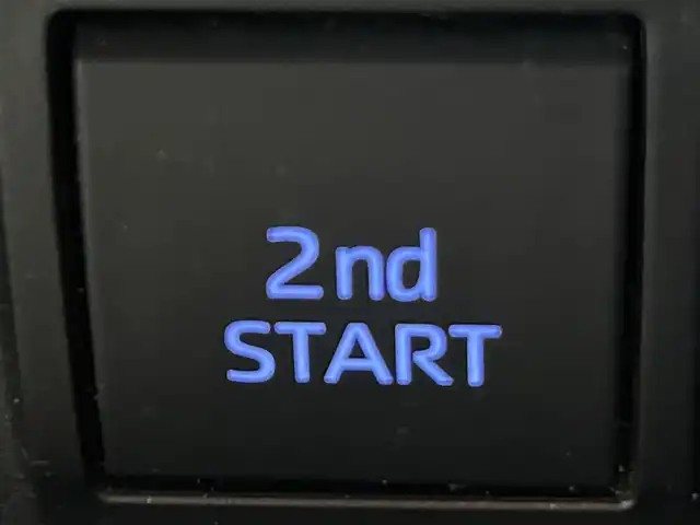 トヨタ ランドクルーザー プラド TX Lパッケージ マットブラED 道央・札幌 2022(令4)年 3.1万km アティチュードブラックマイカ ・４WD/・サンルーフ/・純正ナビ/　CD/DVD/SD/BT/フルセグ/・バックカメラ/・ビルトインETC/・純正前方ドライブレコーダー/・トヨタセーフティセンス/・プリクラッシュセーフティ/・レーンディパーチャーアラート/・レーダークルーズコントロール/・クリアランスソナー/・オートハイビーム/・ベージュレザーシート/・パワーシート/・シートヒーター/・シートベンチレーション/・LEDヘッドライト/・フォグライト/・オートライト/・純正フロアマット/・ドアバイザー/・ルーフレール/・純正18インチAW