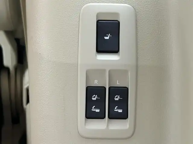 トヨタ ランドクルーザー プラド TX Lパッケージ マットブラED 道央・札幌 2022(令4)年 3.1万km アティチュードブラックマイカ ・４WD/・サンルーフ/・純正ナビ/　CD/DVD/SD/BT/フルセグ/・バックカメラ/・ビルトインETC/・純正前方ドライブレコーダー/・トヨタセーフティセンス/・プリクラッシュセーフティ/・レーンディパーチャーアラート/・レーダークルーズコントロール/・クリアランスソナー/・オートハイビーム/・ベージュレザーシート/・パワーシート/・シートヒーター/・シートベンチレーション/・LEDヘッドライト/・フォグライト/・オートライト/・純正フロアマット/・ドアバイザー/・ルーフレール/・純正18インチAW